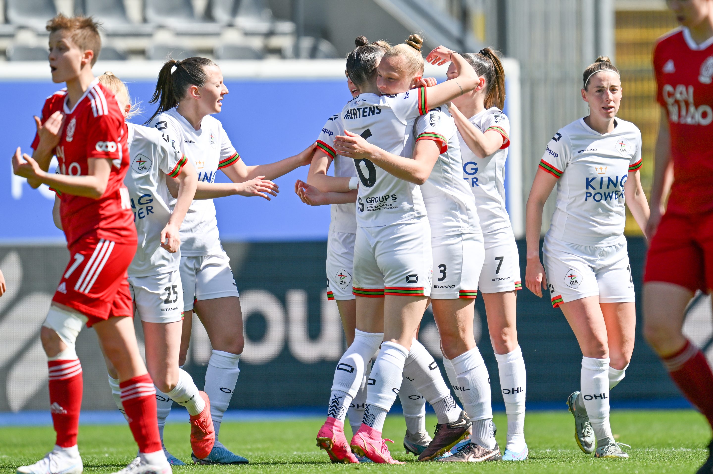 Van Kerkhoven helpt OH Leuven Women met 3 goals voorbij Standard OHL